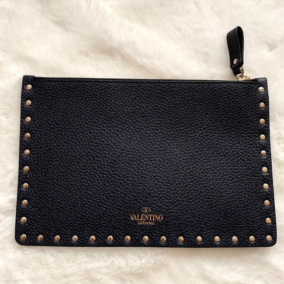 NEW Authentic Valentino Rockstud Leather Pouch - Picture 2 of 10